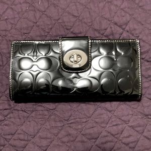 Preowned Coach Patent Leather wallet-Black